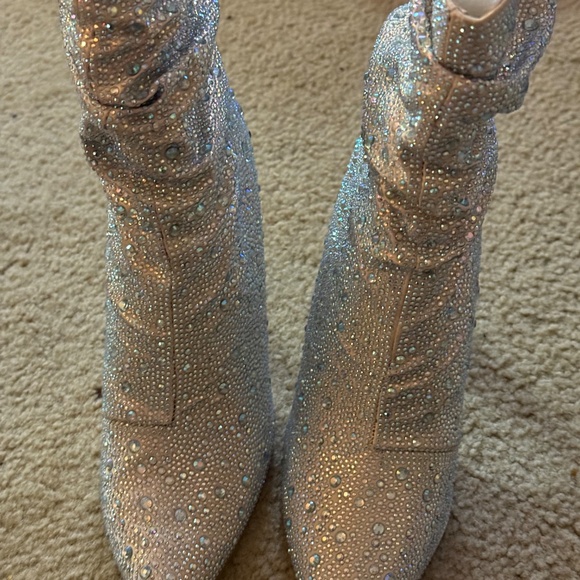 Betsy Johnson silver rhinestoned slouchy Midi heel Boots - Picture 2 of 3